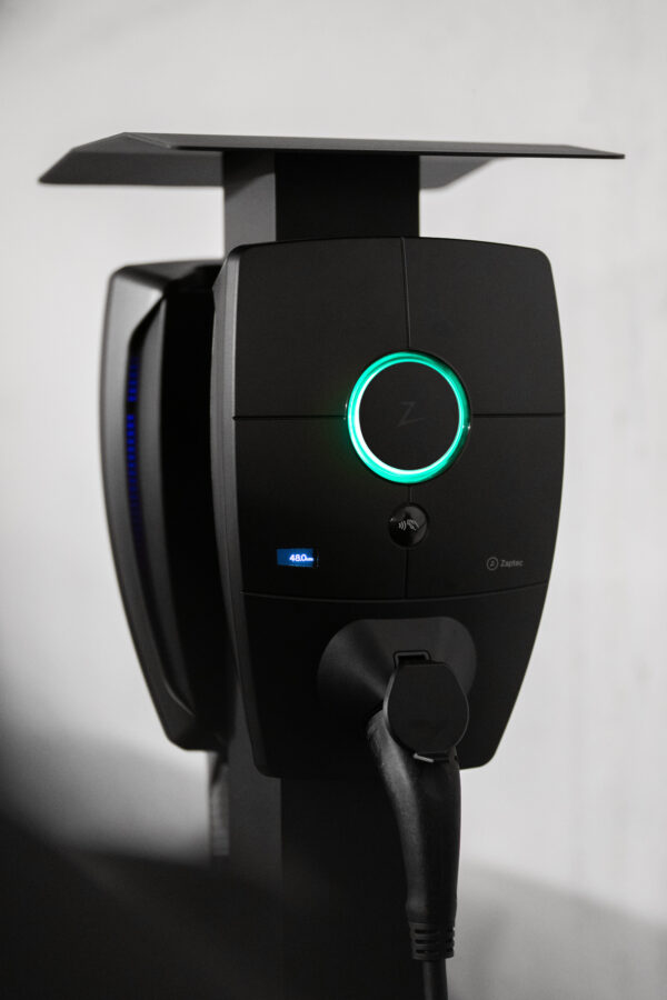 Zaptec Pro – system charging laadpalen door Hanbank